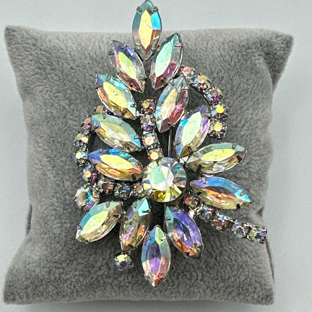 Vintage Rare Weiss AB Rhinestone Leaf Brooch #591